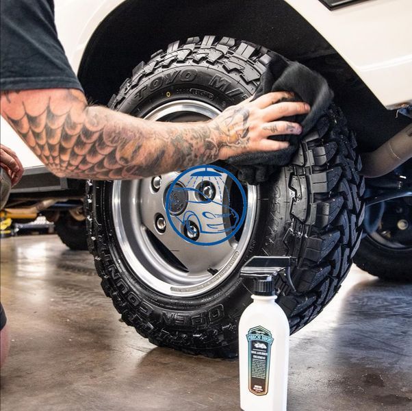 Універсальний засіб для салону - Meguiar's Mirror Bright&trade; Vinyl & Rubber Treatment 414 мл (MB0714EU) 766620721 фото